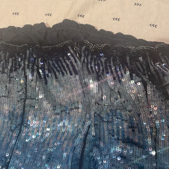 Sparkly Sequenced top with side zipper medium - Picture 4 of 5